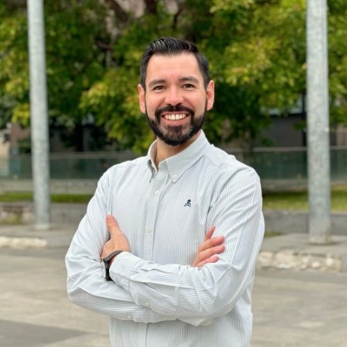 Rodrigo Fernández, Presidente del Círculo de Egresados ECS